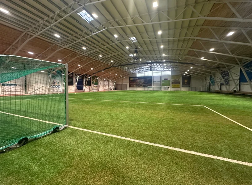 Vukuhallen – 7'er kunstgressbane med 11'er-mål